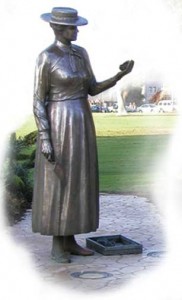 Statue of Kate Sessions in Balboa Park  (by Ruth Hayward)