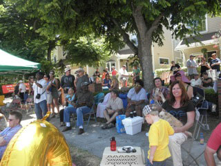 Hop in the 'Hood crowd at the July 10, 2011 event