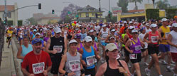 Mass of runners